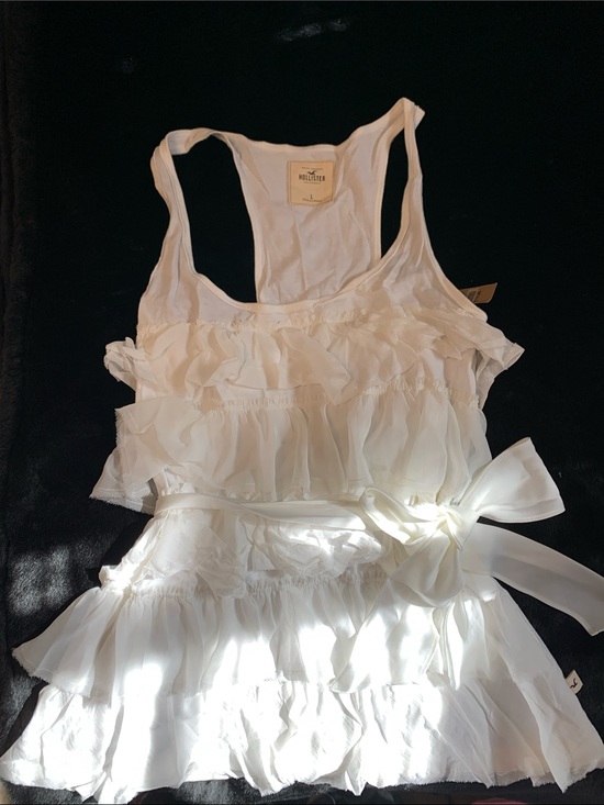 Hollister Tops - Hollister White Ruffle Tank with Waist Bow